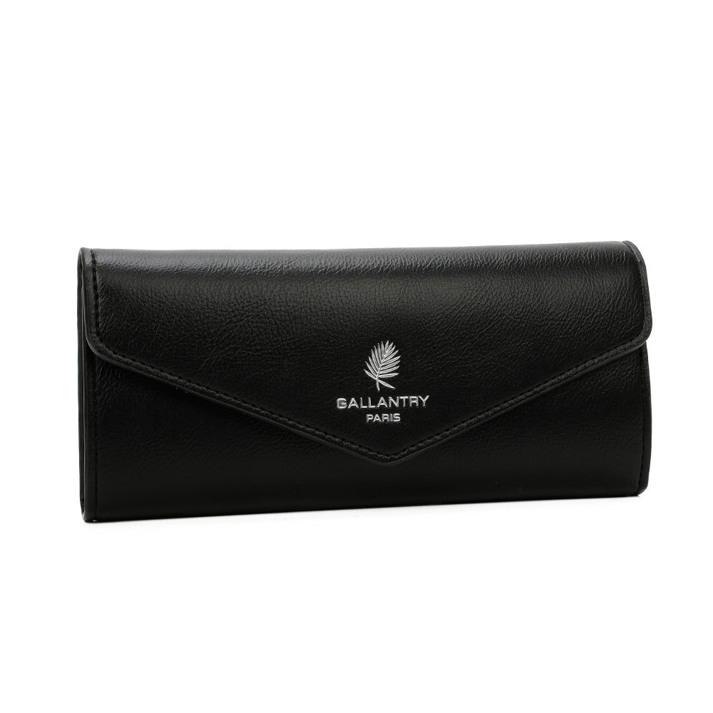 Le Petit Fidèle noir vu de trois-quarts : format long et fin, rabat en V en simili cuir grainé – réf. YM-72012