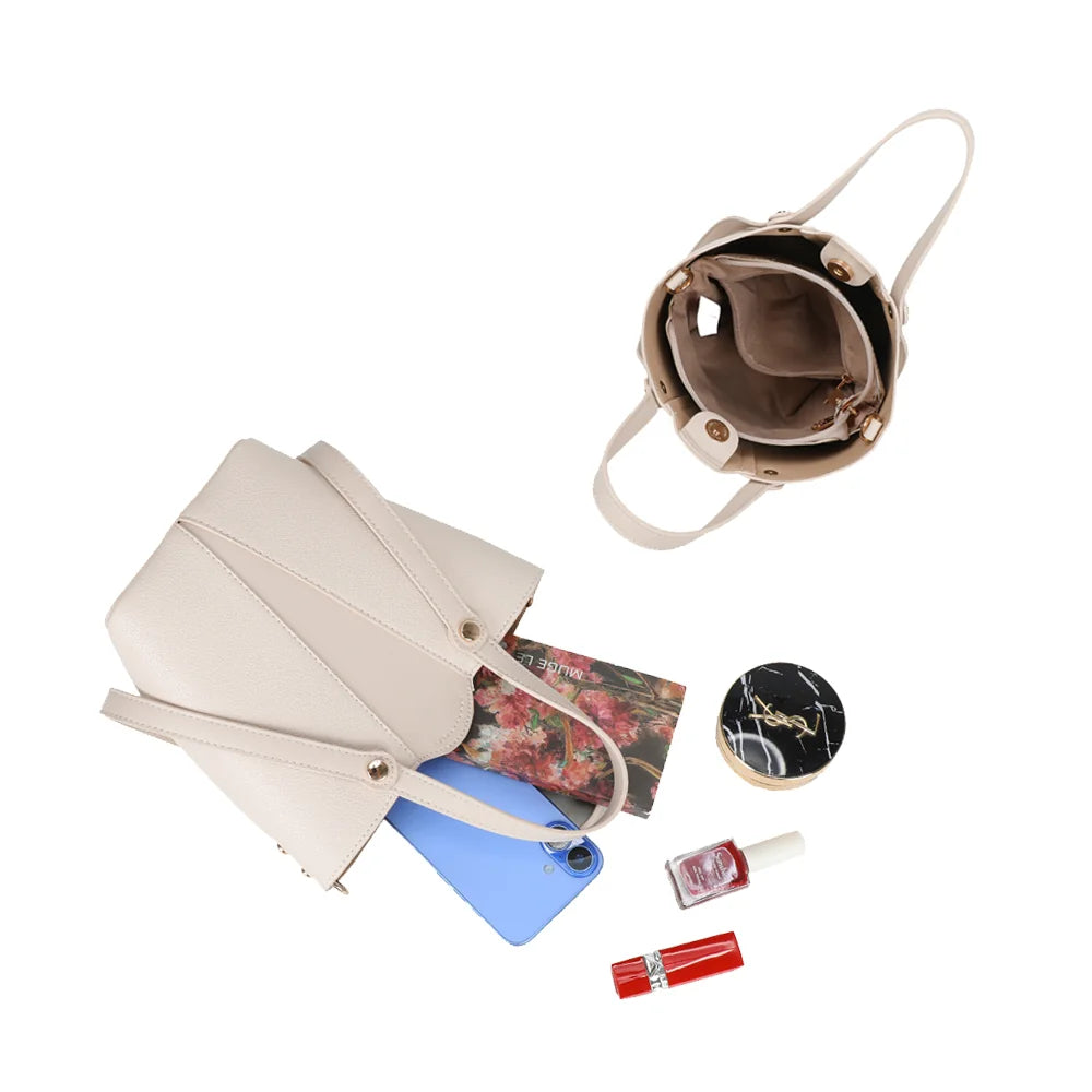 Intérieur du Airy Style beige : compartiment principal et poche zippée pour vos essentiels – réf. Z-83093