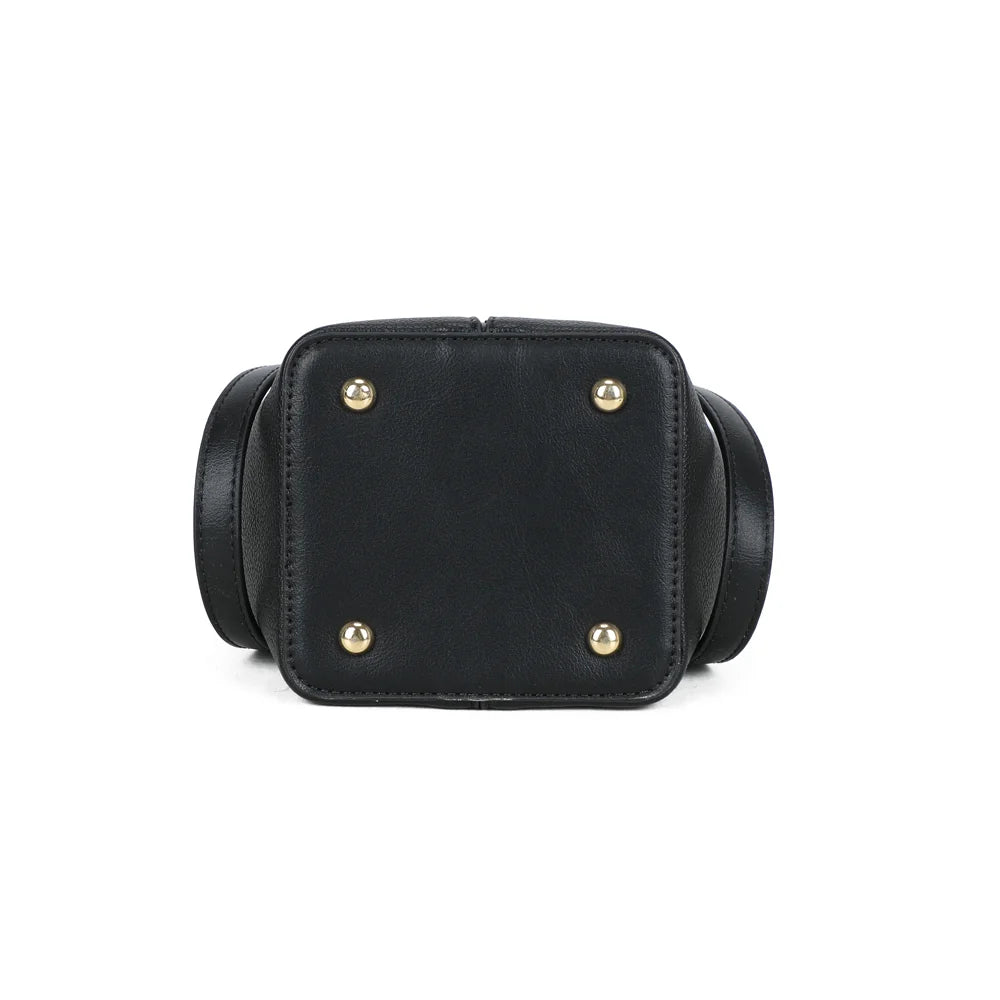 Dessous du Airy Style noir, une base compacte qui garde la forme structurée du sac – réf. Z-83093