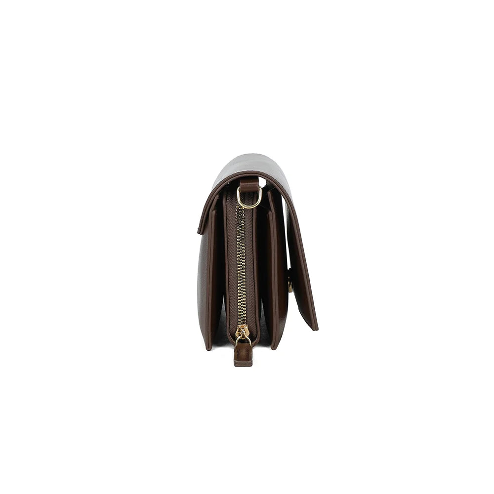 Profil de la pochette Alessia café : 5 cm de profondeur et tirette de zip assortie – réf. SF-69006-1