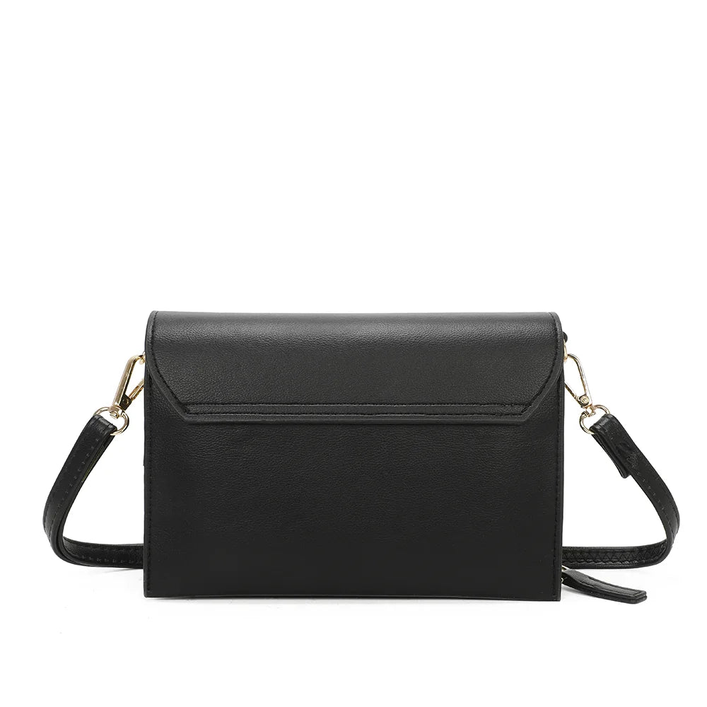 Dos de la pochette Alessia noir, lisse et épuré, avec sa bandoulière réglable – réf. SF-69006-1