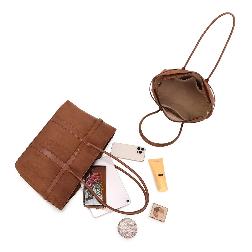 Intérieur spacieux d’Althéa marron : doublure synthétique beige à motif G, place pour une tablette – réf. R-2025