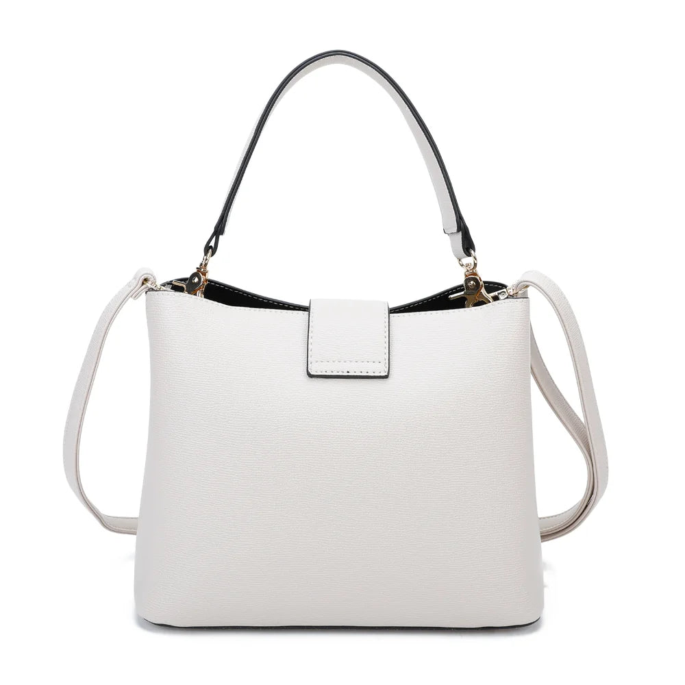 Dos du sac Amélia beige, surface synthétique à fine texture striée et ligne épurée – réf. DQ-8543-1