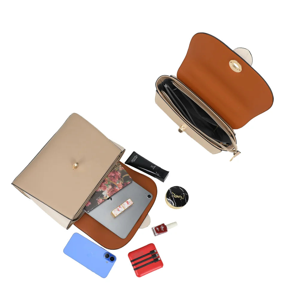 Intérieur du sac Améline marron ouvert : plusieurs compartiments pour ranger vos essentiels – réf. DQ-8720
