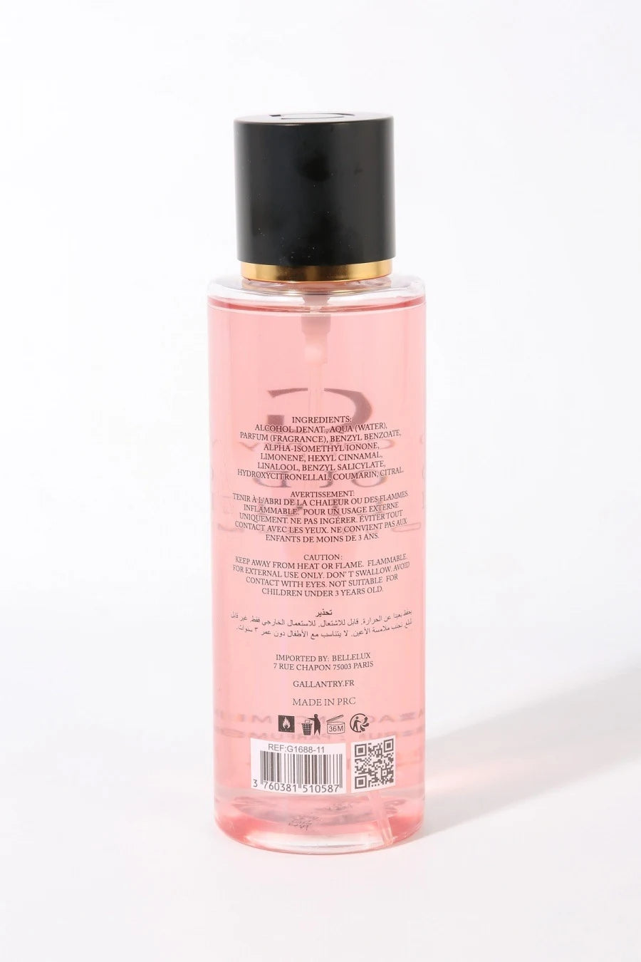 Brume parfumée Oud Elixir de Gallantry vaporisée dans les cheveux