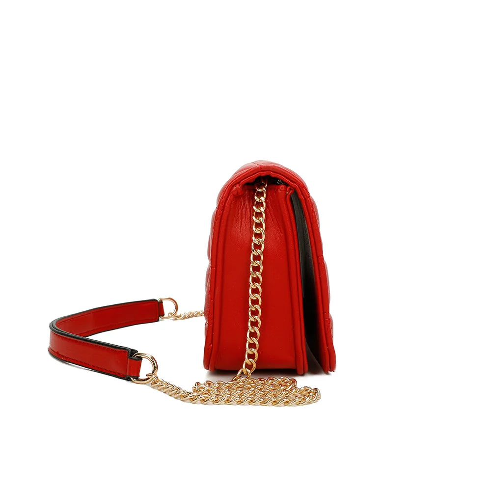 Profil du Camille rouge : format compact de 8 cm de profondeur et attaches de la chaîne dorée – réf. C-0154