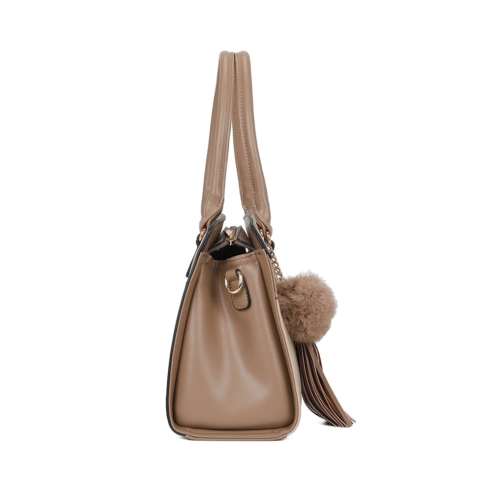 Profil du Cléo taupe foncé : 14 cm de profondeur et anneau doré d’attache pour la bandoulière réglable – réf. R-1501-4