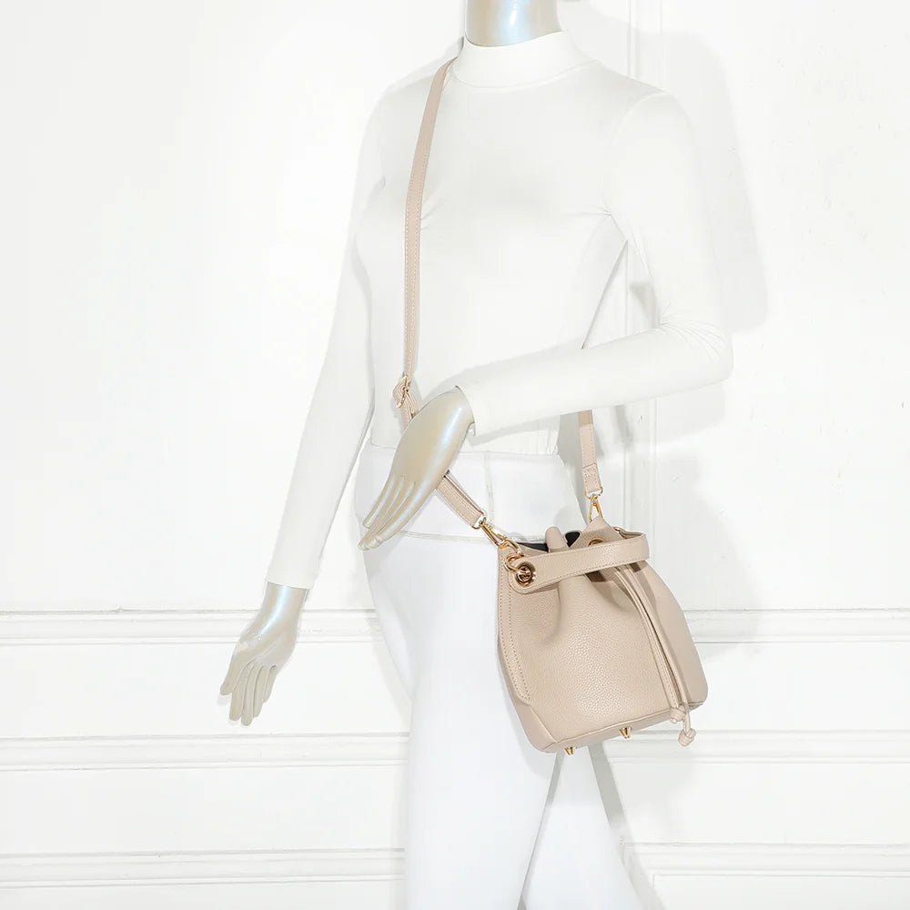 Sac seau femme Éclat de Rêve champagne porté, à la main ou en bandoulière – réf. KJ-62050