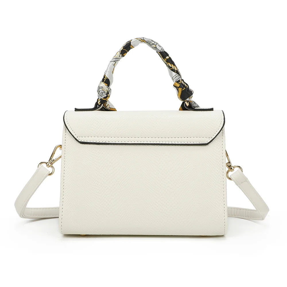 Dos de l’Éclat Moderne blanc, simili cuir texturé effet serpent et anse habillée d’un foulard – réf. HY-5422