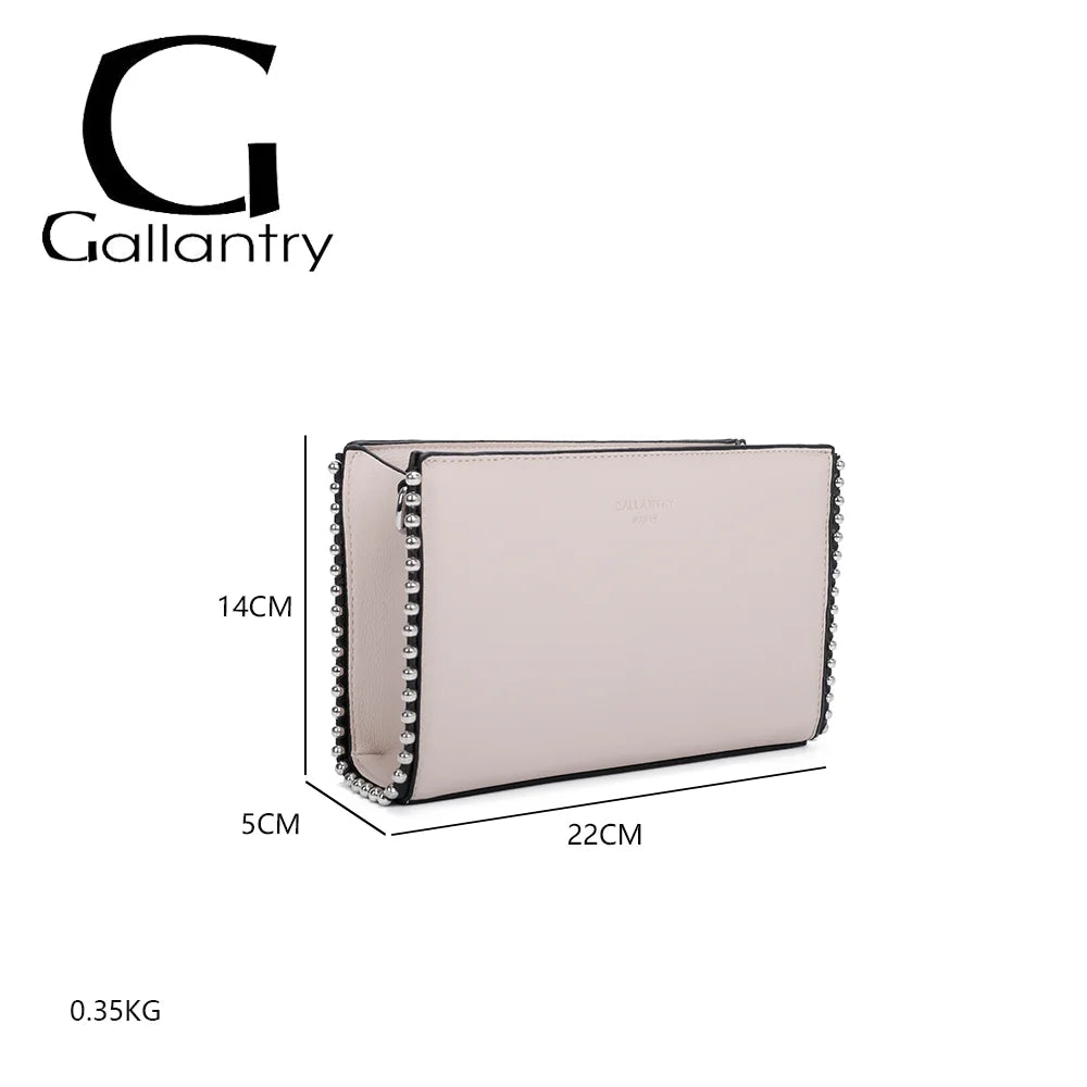 Dimensions de l’Élégance Perlée beige : 22 × 5 × 14 cm pour un poids de 0,35 kg seulement – réf. R-1559