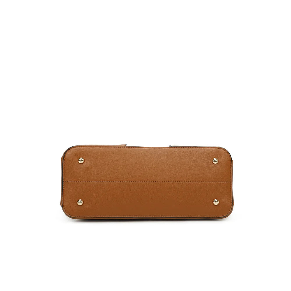 Dessous du Fiora Pop marron/beige : base à plat de 33 × 13 cm qui garde au sac sa belle tenue – réf. M-9354-3