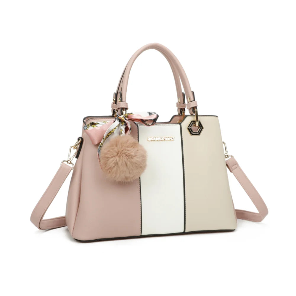 Fiora Pop rose/beige vu de trois quarts : silhouette structurée, quincaillerie dorée hexagonale et pompon – réf. M-9354-3