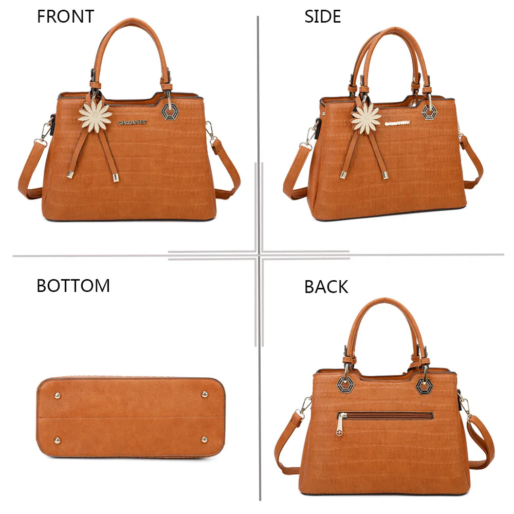 Fiora camel sous quatre angles : face, côté, dessous et dos du sac à main embossé – réf. M-9354