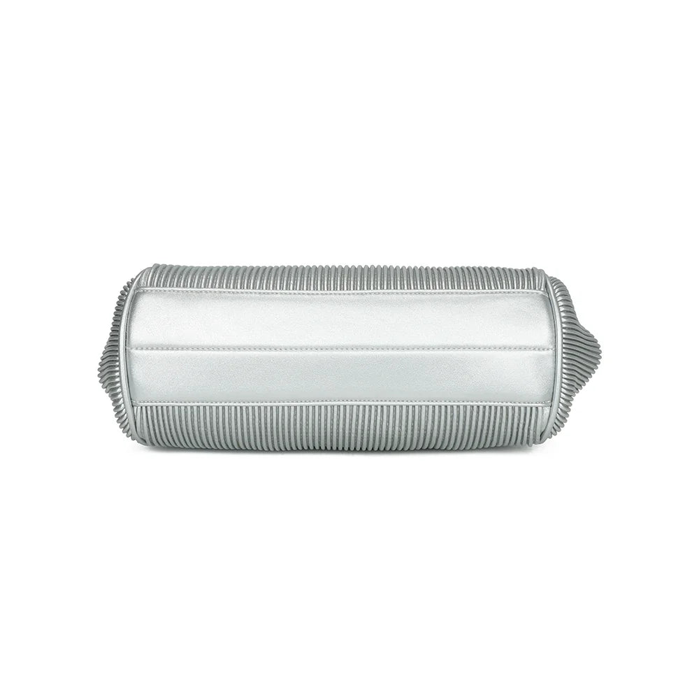 Vue de dessous du Gabrielle Retro argent, pour découvrir la base de sa silhouette arrondie – réf. R-1691-1