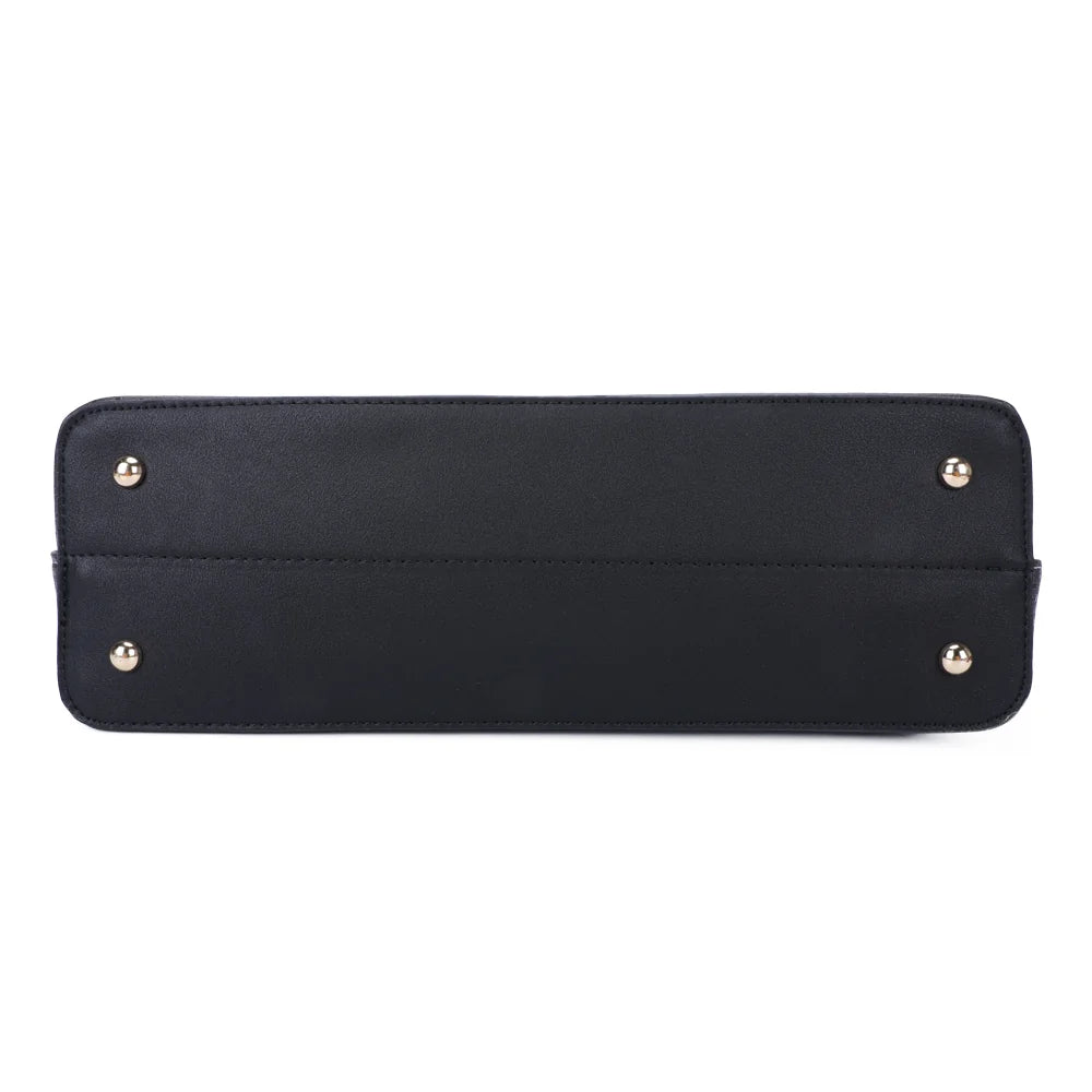 Dessous du Jolie gris : base noire assortie aux bandes en relief du modèle – réf. M-7422