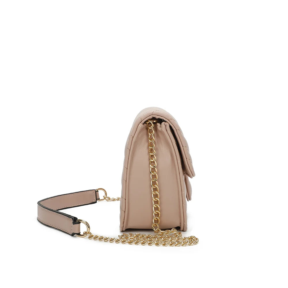 Profil de L’Allegra rose : 8 cm de profondeur et chaîne dorée attachée sur le côté – réf. C-0159
