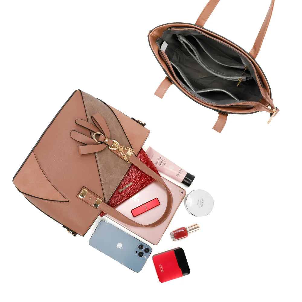 Intérieur zippé de L’Ingénieuse Mini taupe, avec une poche zippée et des poches plaquées – réf. Z-9329-34