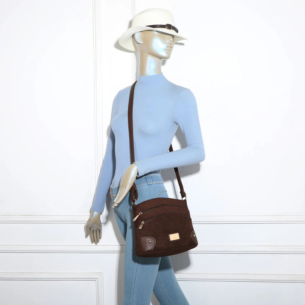 Sac bandoulière femme L'Organisé Chic café porté en travers du corps, bandoulière réglable – réf. M-9263-12