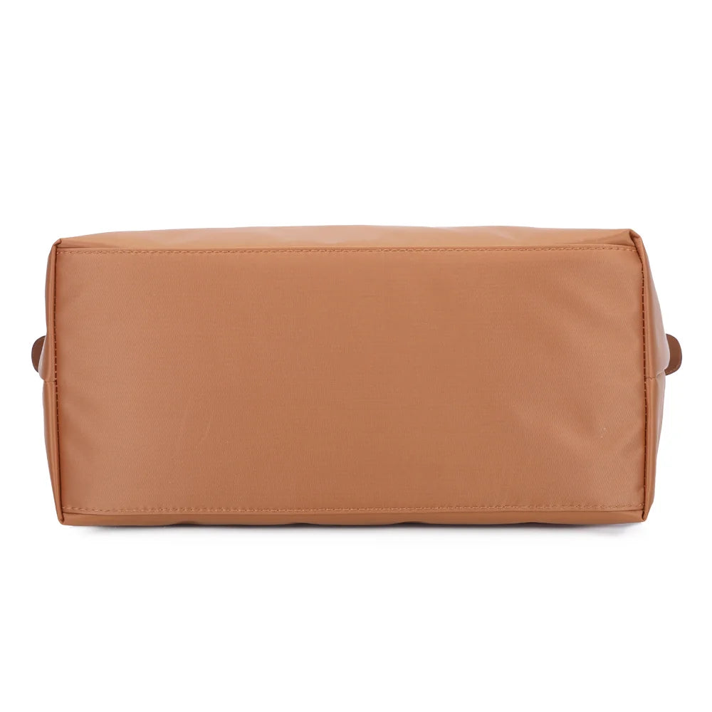Dessous de La Balade (Large) jaune foncé, une base large en nylon pour un cabas qui tient bien – réf. Z-02