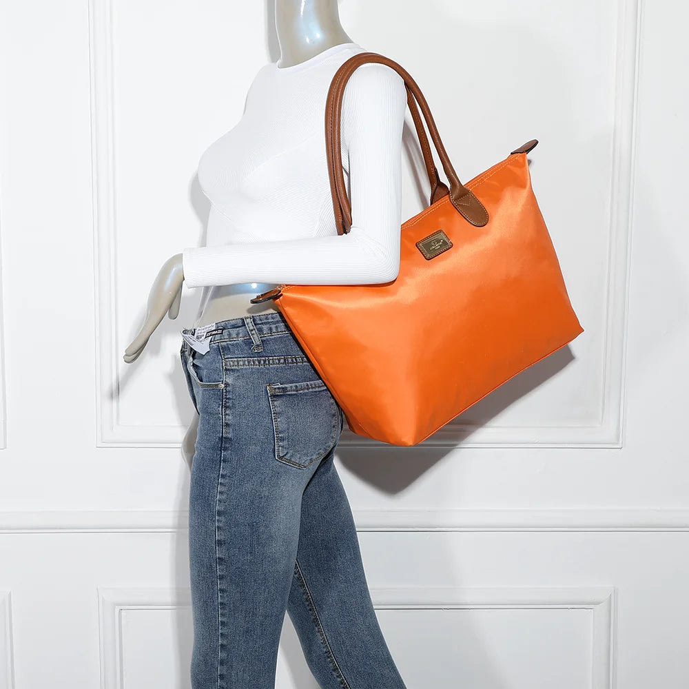 Sac cabas femme La Balade (Large) orange claire porté à l’épaule grâce à ses anses de 24 cm – réf. Z-02