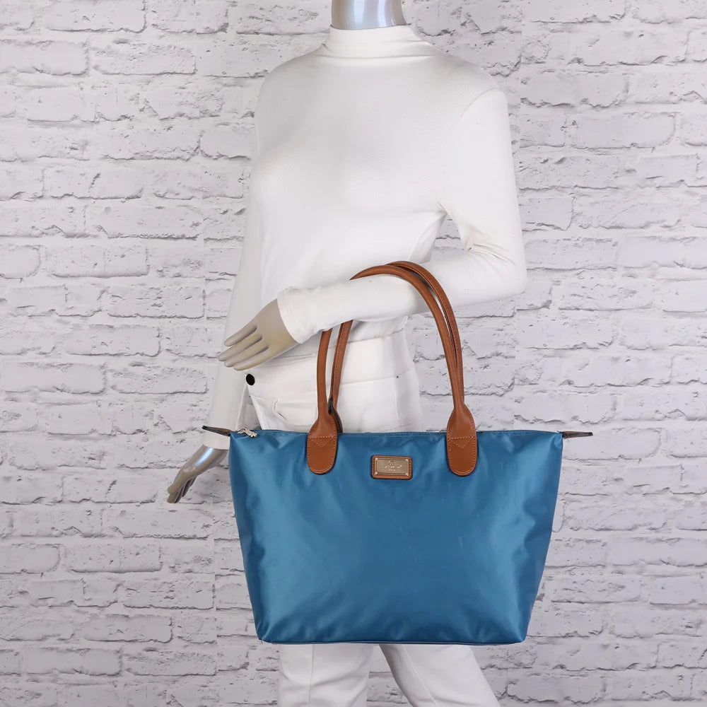 Sac cabas femme La Balade (Large) turquoise porté à l’épaule grâce à ses anses de 24 cm – réf. Z-02