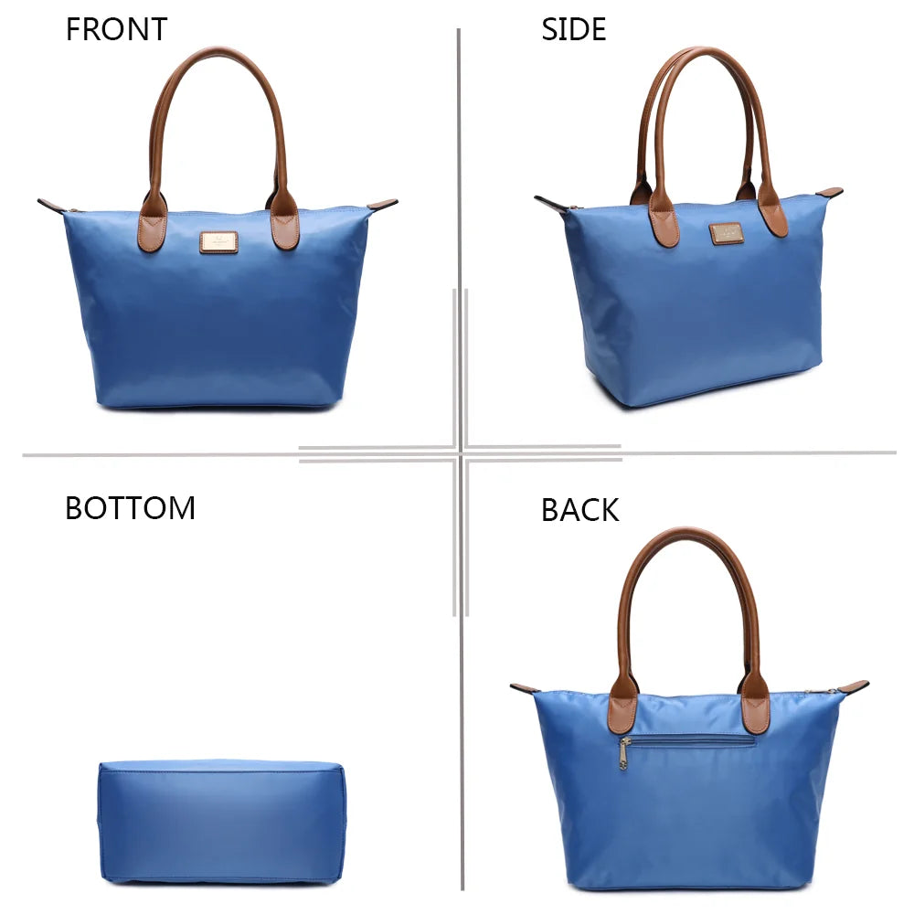 La Balade Medium bleu royal sous quatre angles : face, profil, dessous et dos du sac en nylon – réf. Z-03