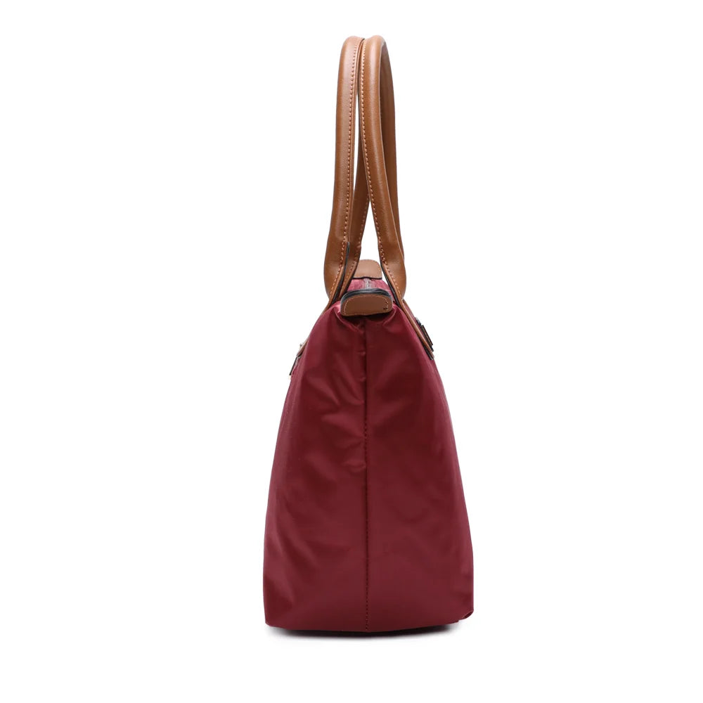 La Balade Medium bordeaux de profil : 15 cm de profondeur et forme évasée vers la fermeture éclair – réf. Z-03