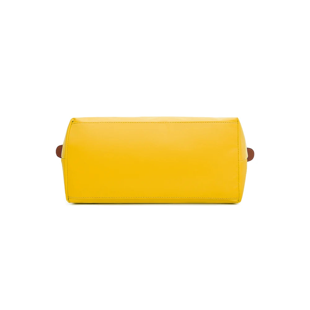 Dessous de La Balade Medium jaune, vue de la base en nylon et des coutures du sac cabas – réf. Z-03