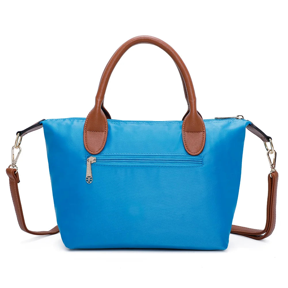 Dos de La Balade bleu ciel : nylon lisse et poignées en simili cuir camel – réf. Z-01