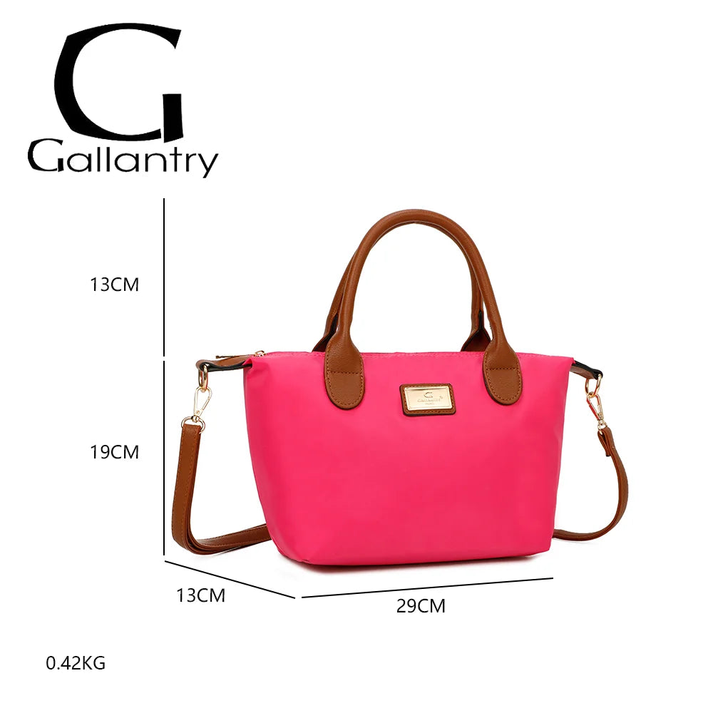 Dimensions de La Balade fuschia claire : 29 × 13 × 19 cm, poignées de 13 cm, environ 0,43 kg – réf. Z-01