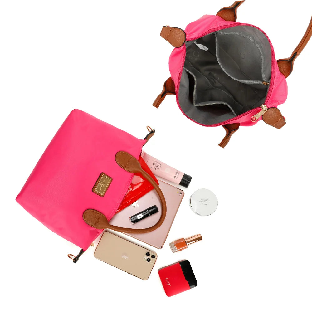 Intérieur zippé de La Balade fuschia claire avec poches plaquées pour téléphone, portefeuille et parfum – réf. Z-01