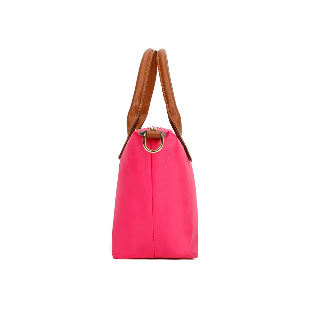 Profil de La Balade fuschia claire : patte latérale en simili cuir et anneau doré pour la bandoulière – réf. Z-01