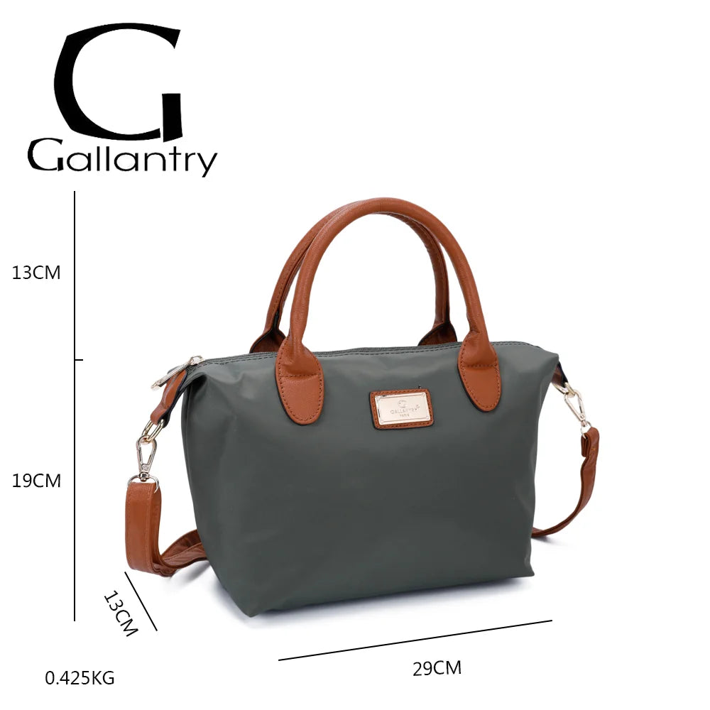 Dimensions de La Balade vert foncé : 29 × 13 × 19 cm, poignées de 13 cm, environ 0,43 kg – réf. Z-01