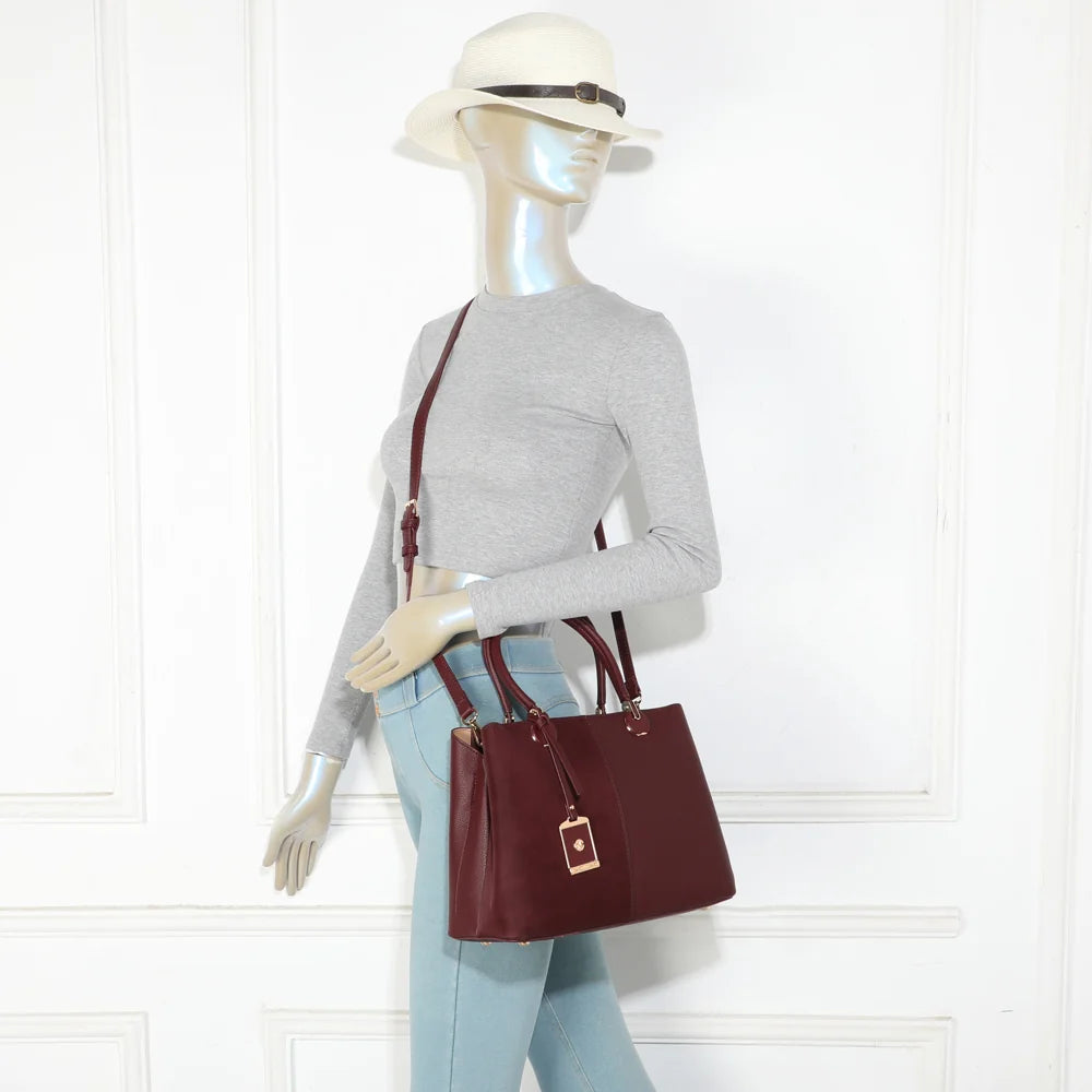 Sac à main femme La Bellamy bordeaux porté, anses et bandoulière ajustable pour varier le porté – réf. G-7507-1