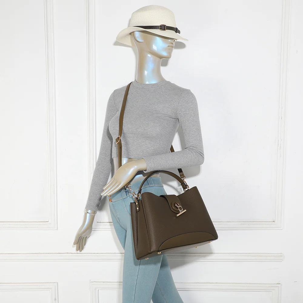 Sac à main femme La Célénie vert foncé porté, à la main ou en bandoulière amovible – réf. DQ-8744