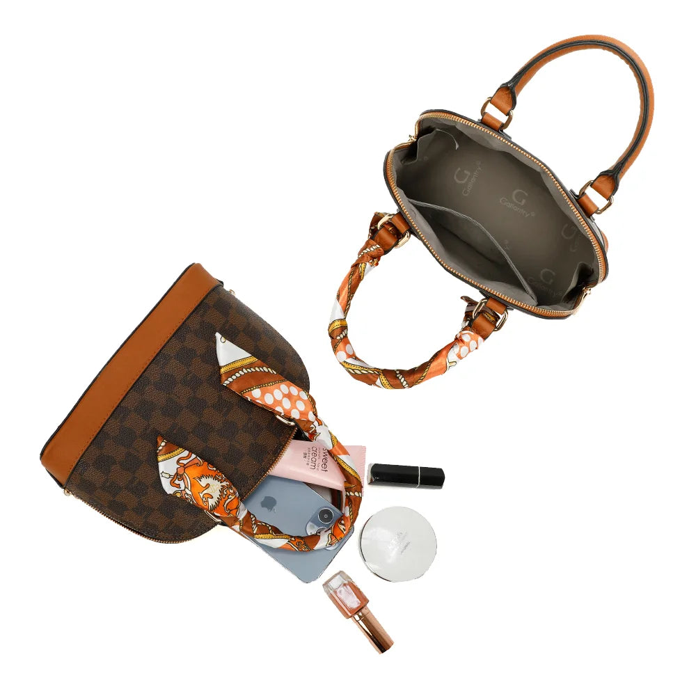 Intérieur de La Charlotte marron : doublure synthétique, poche plaquée, place pour téléphone et produits de beauté – réf. DQ-8596-4