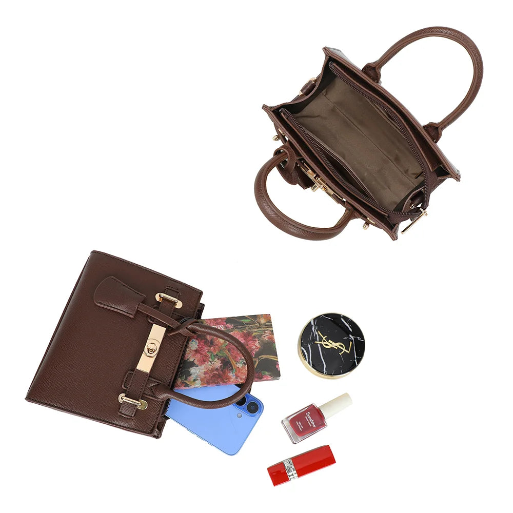 Intérieur compartimenté de La Colette café avec fermeture zippée, pour le téléphone et les essentiels – réf. R-2059