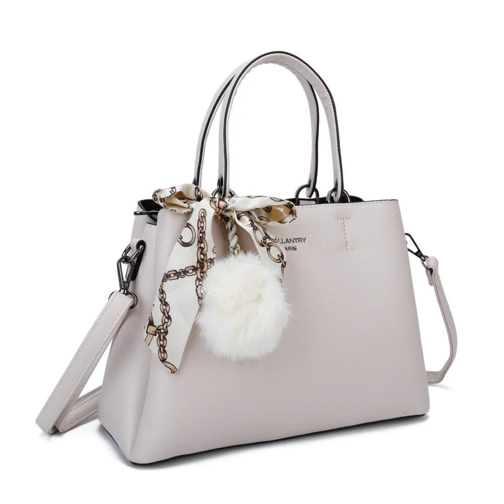 Sac à main La Coquette beige de trois quarts, anses courtes et bandoulière – réf. DQ-815