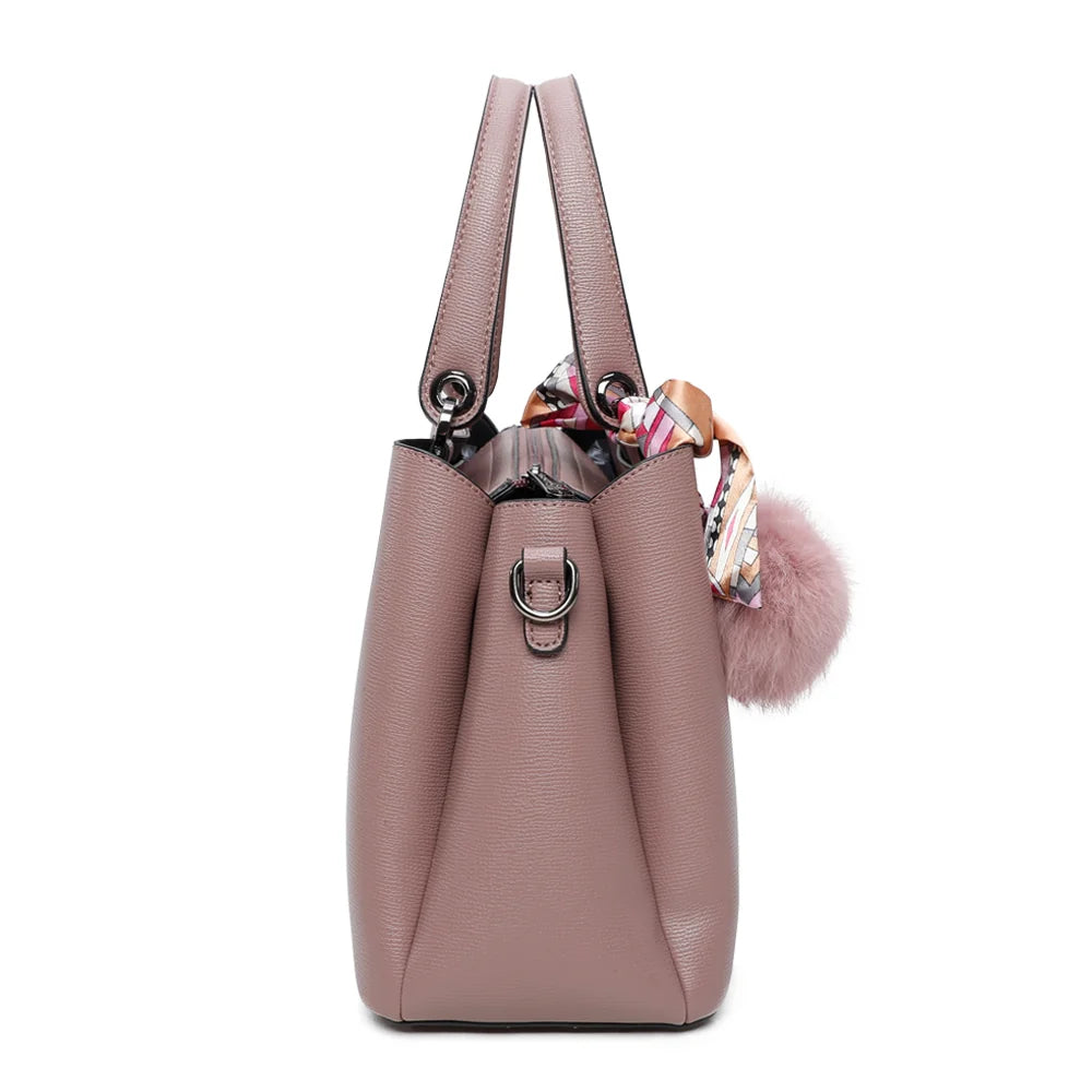 Sac à main La Coquette rose foncé de profil – réf. DQ-815
