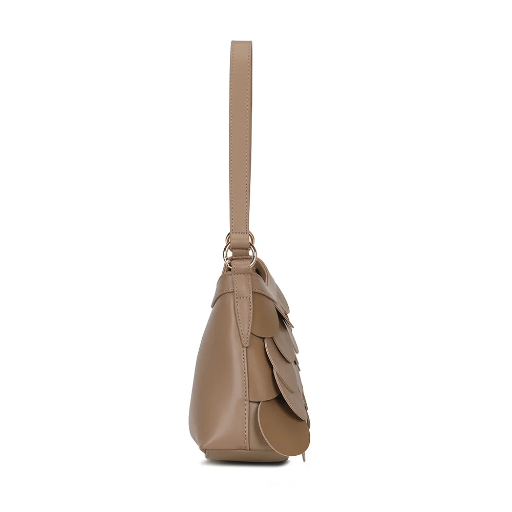 Profil de La Écaille taupe foncé : format fin de 9 cm de profondeur, facile à porter à l’épaule – réf. G-7517