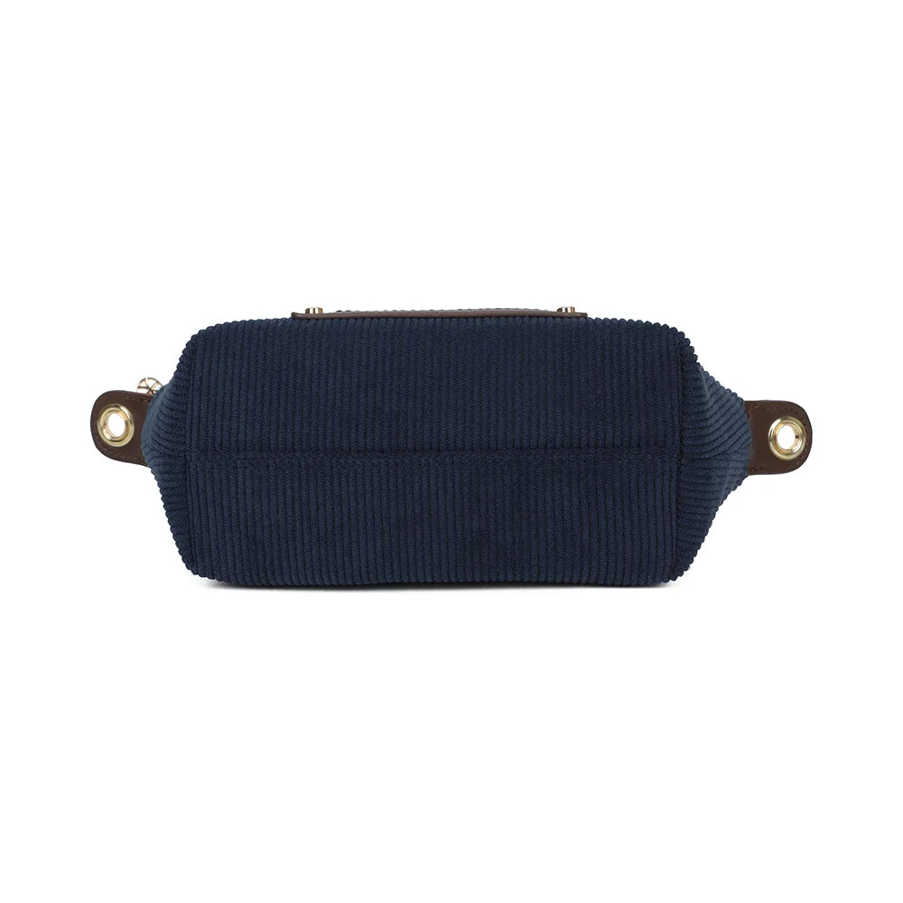 Dessous du sac La Léandra bleu foncé, base compacte de 18 × 9 cm en finition effet velours côtelé – réf. Z-05-8
