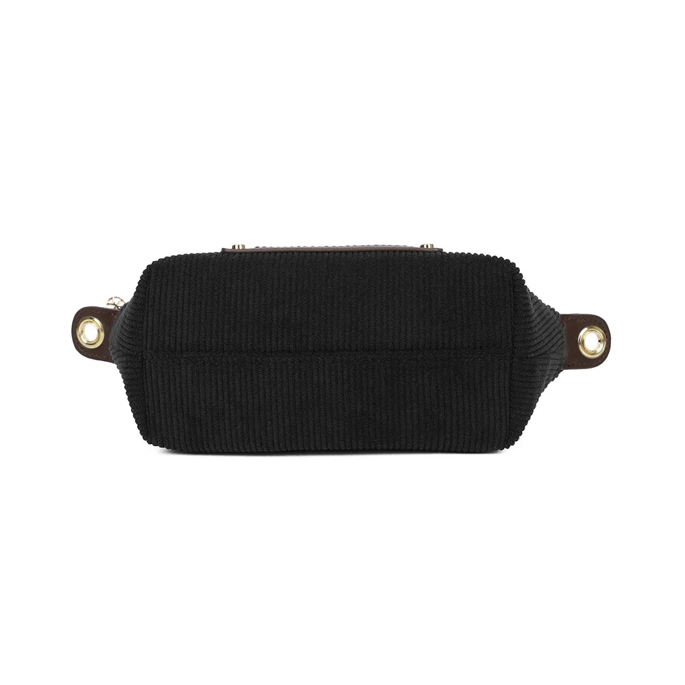 Dessous du sac La Léandra noir, base compacte de 18 × 9 cm en finition effet velours côtelé – réf. Z-05-8