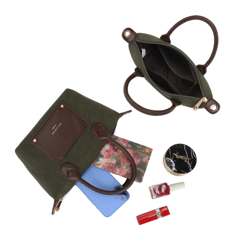 Intérieur zippé de La Léandra vert foncé : un compartiment pour téléphone, clés et rouge à lèvres – réf. Z-05-8