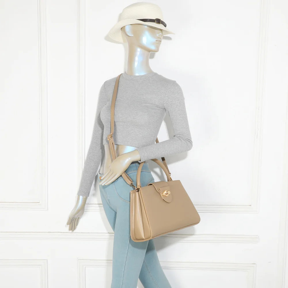 Sac à main femme La Maristella taupe foncé porté à la main ou avec sa bandoulière amovible – réf. LS-76005