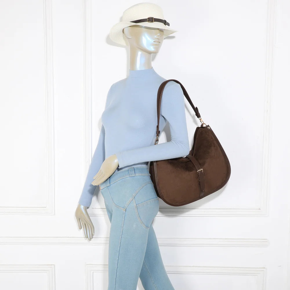 Sac femme La Méorine café porté, à l’épaule avec sa longue anse ou en bandoulière amovible – réf. JC-53001