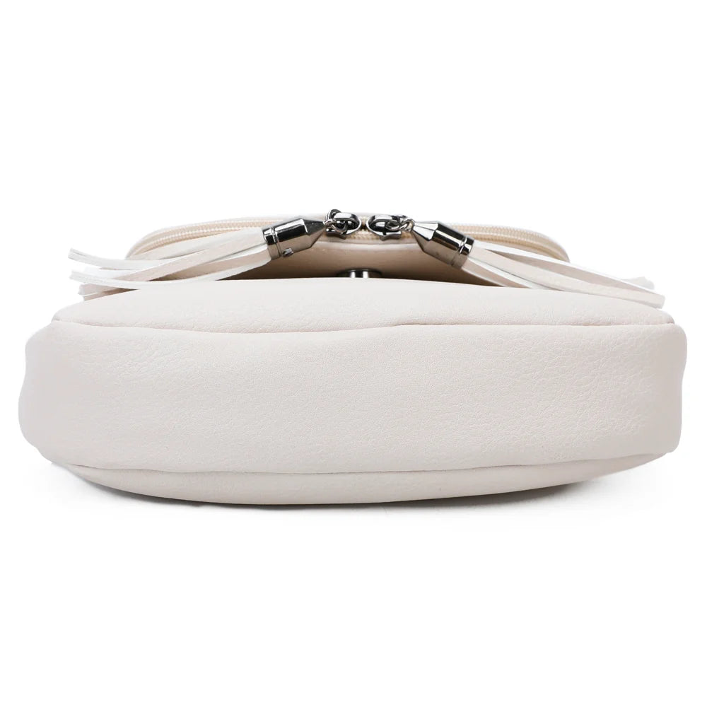 Vue du dessous de La Mokaïa beige, simili cuir grainé vegan et bandoulière ton sur ton – réf. HJ-7058-A