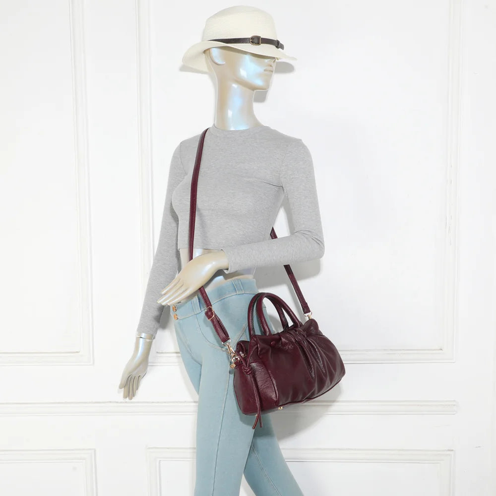 Sac à main femme La Mylane bordeaux porté, anses courtes ou bandoulière amovible – réf. DQ-8739-1