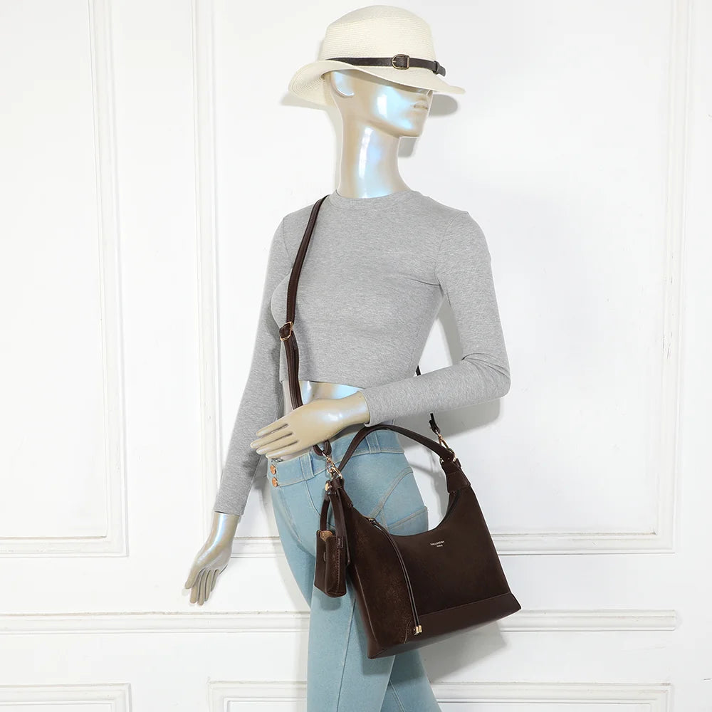 Sac à main femme La Norya café porté à l’épaule, format compact de 26 cm qui se glisse sous le bras – réf. A-9179
