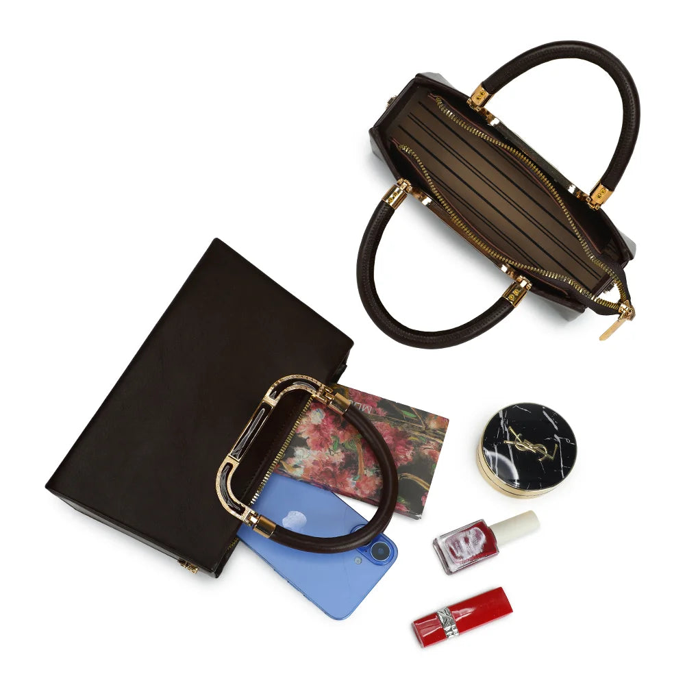 Intérieur du La Prima café : fermeture zippée dorée et compartiments pour vos essentiels – réf. YL-26020