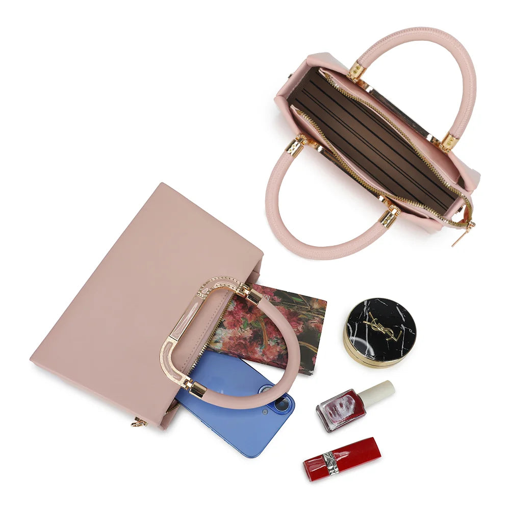 Intérieur du La Prima rose : fermeture zippée dorée et compartiments pour vos essentiels – réf. YL-26020